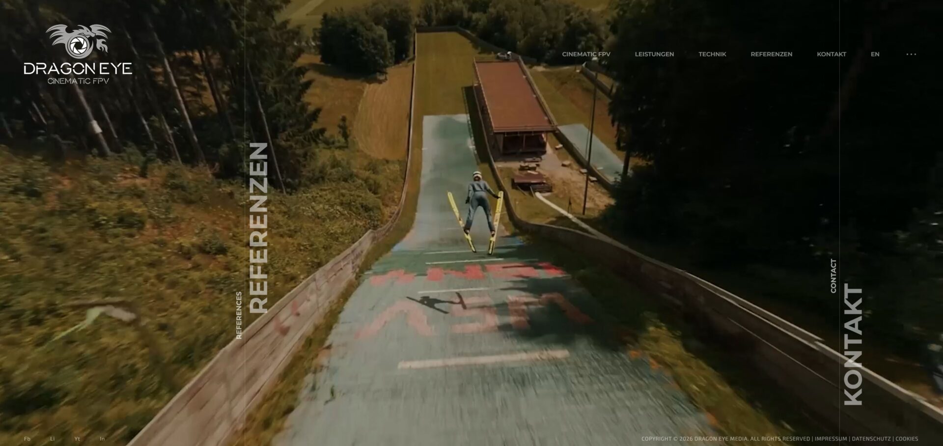 Website Dragon Eye Media: FPV-Flug über eine Skisprungschanze im Vollbildvideo